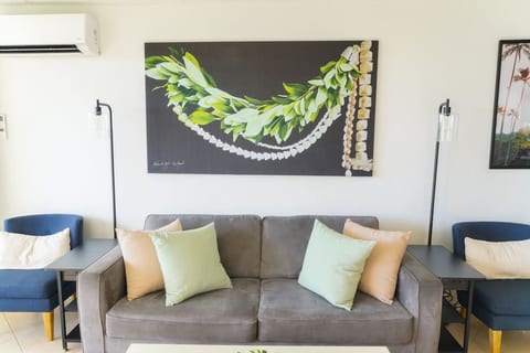 Newly Redesigned Condo Featuring Hawai'i Art