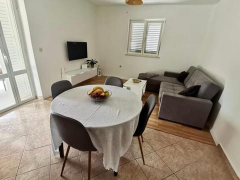 House Ule 2 - Unit 376024-13