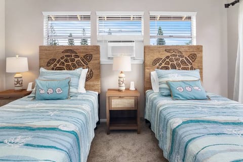 NEW Ocean and Turtles Condo with Pool and Hot Tub