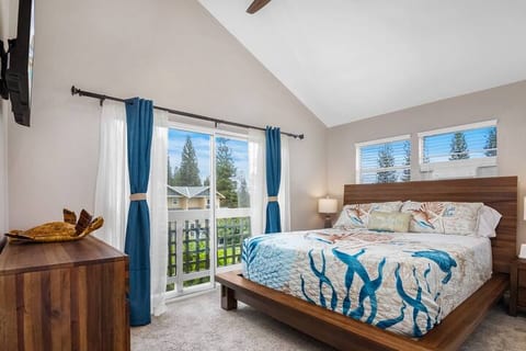 NEW Ocean and Turtles Condo with Pool and Hot Tub