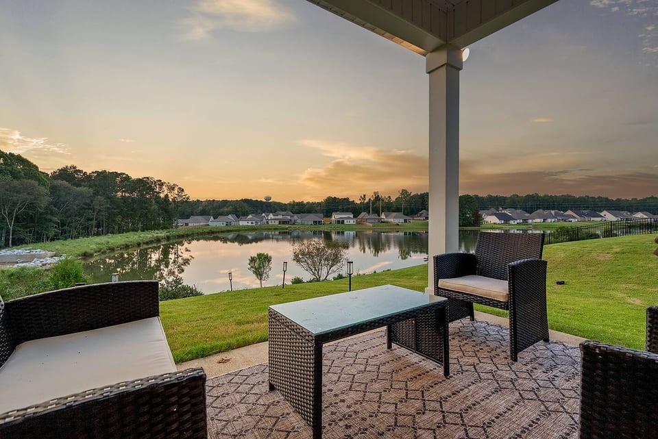Close to RTJ | Game Room + Patio | Lakefront 4BR - Auburn