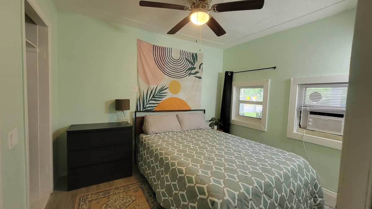 1bedroom-10-mins-to-downtown-saint-peterburg/