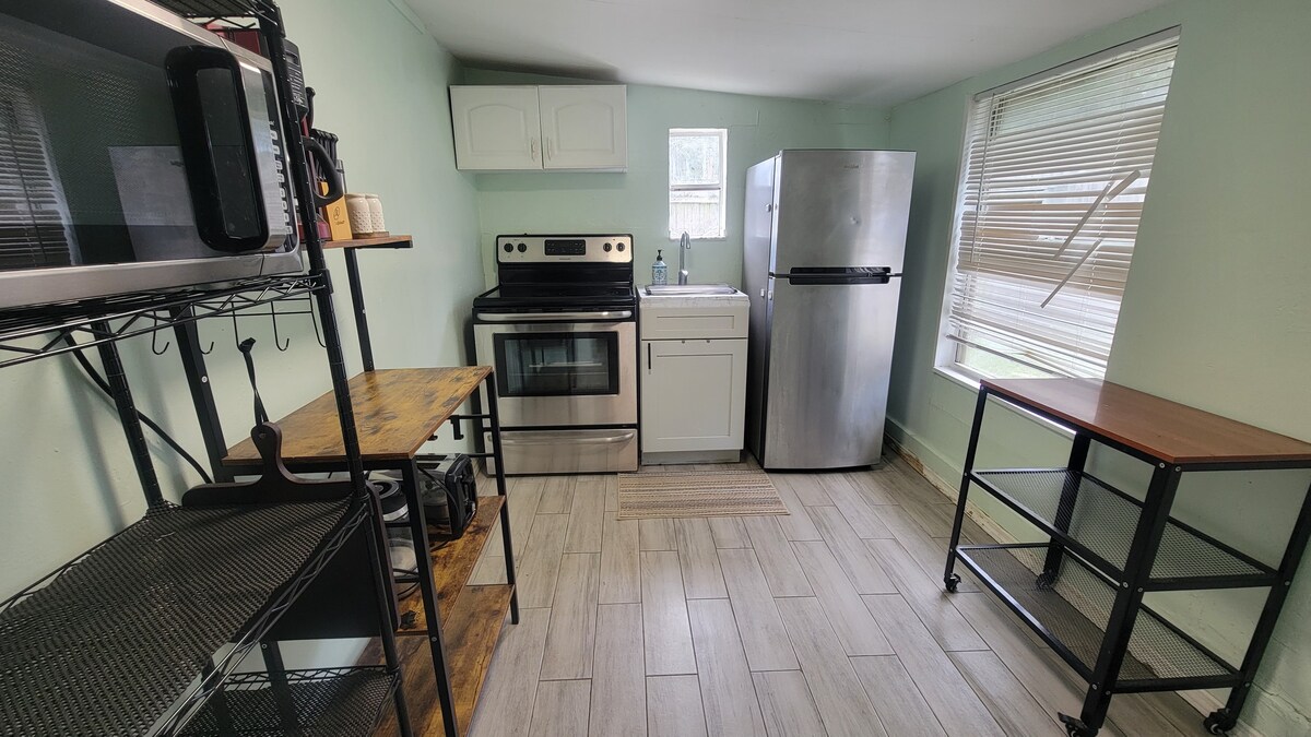 1bedroom-10-mins-to-downtown-saint-peterburg/