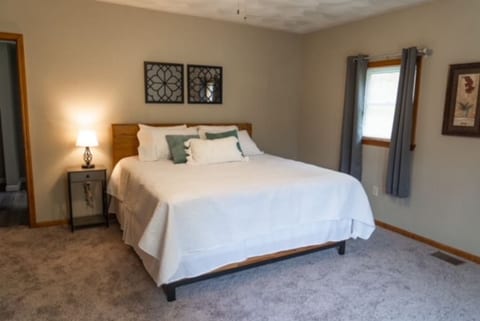 Cozy country home King Beds Waynesburg PA