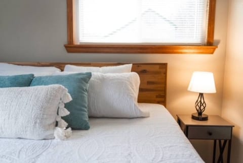 Cozy country home King Beds Waynesburg PA