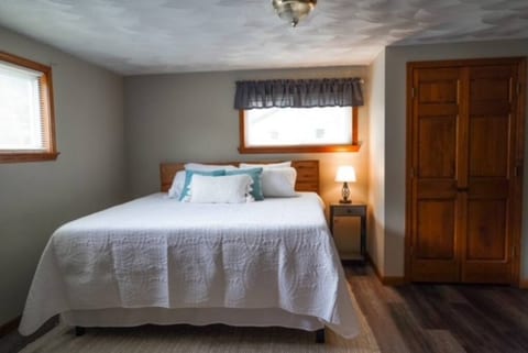 Cozy country home King Beds Waynesburg PA