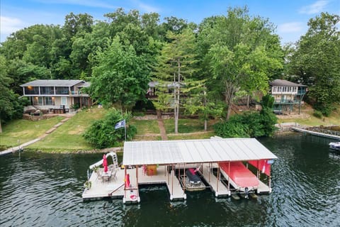 Awesome Lake-Front Home w/ dock, kayak, SUP & more