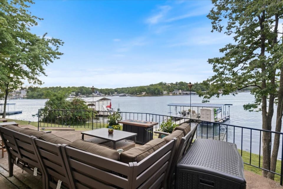 Great Lakefront Private Home and Dock! SUP & Kayak - Lake Ozark