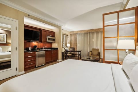 Bedroom & Kitchenette