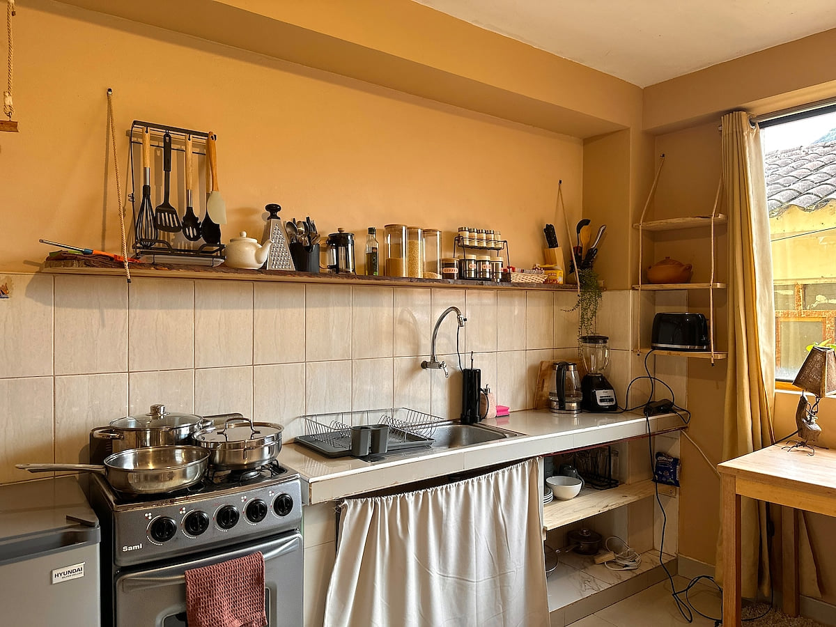 Cosy flat in the heart of Pisac w/ roof terrace* image 4 Central Pisac Appt w/ rooftop access & home gym