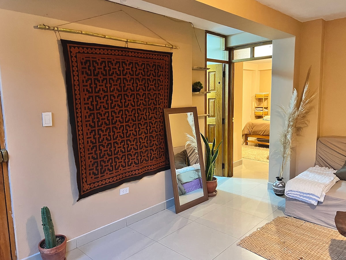 Cosy flat in the heart of Pisac w/ roof terrace* image 2 Central Pisac Appt w/ rooftop access & home gym