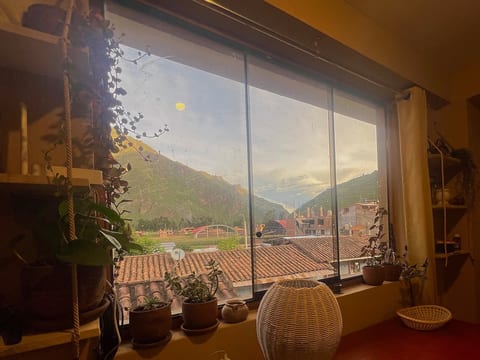 Central Pisac 2BR Flat w/ view, rooftop & home gym