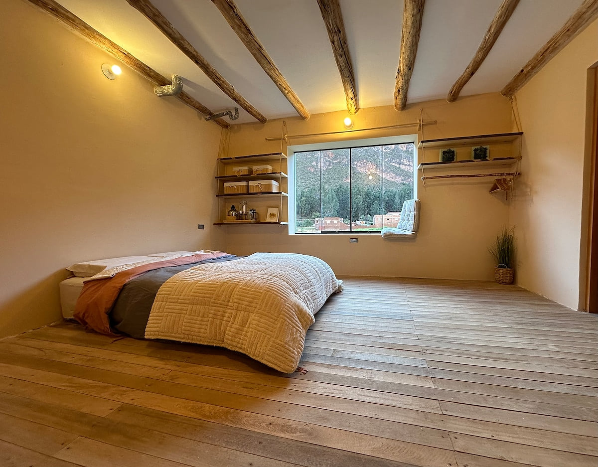 Spacious Studio in Prime Area w/ Views, Top Wifi