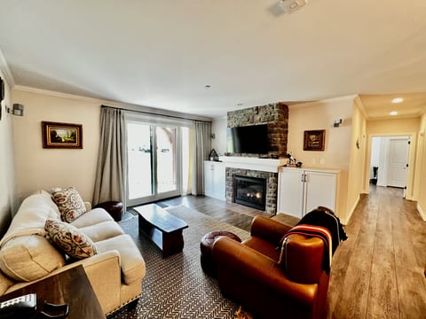 Hearthstone Retreat - Luxurious 3BR/3BA Condo in Stratton, VT