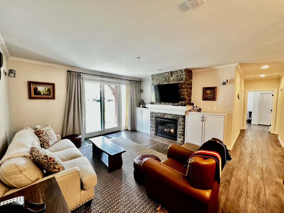 Hearthstone Retreat - Luxurious 3BR/3BA Condo in Stratton, VT - Winhall