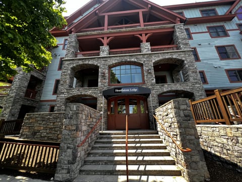 Hearthstone Retreat - Luxurious 3BR/3BA Condo in Stratton, VT