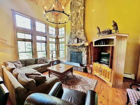 Tranquil Treetop Retreat