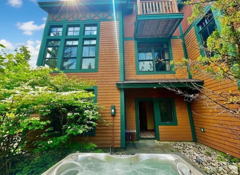 Tranquil Treetop Retreat