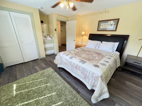 Cozy Bromley Retreat