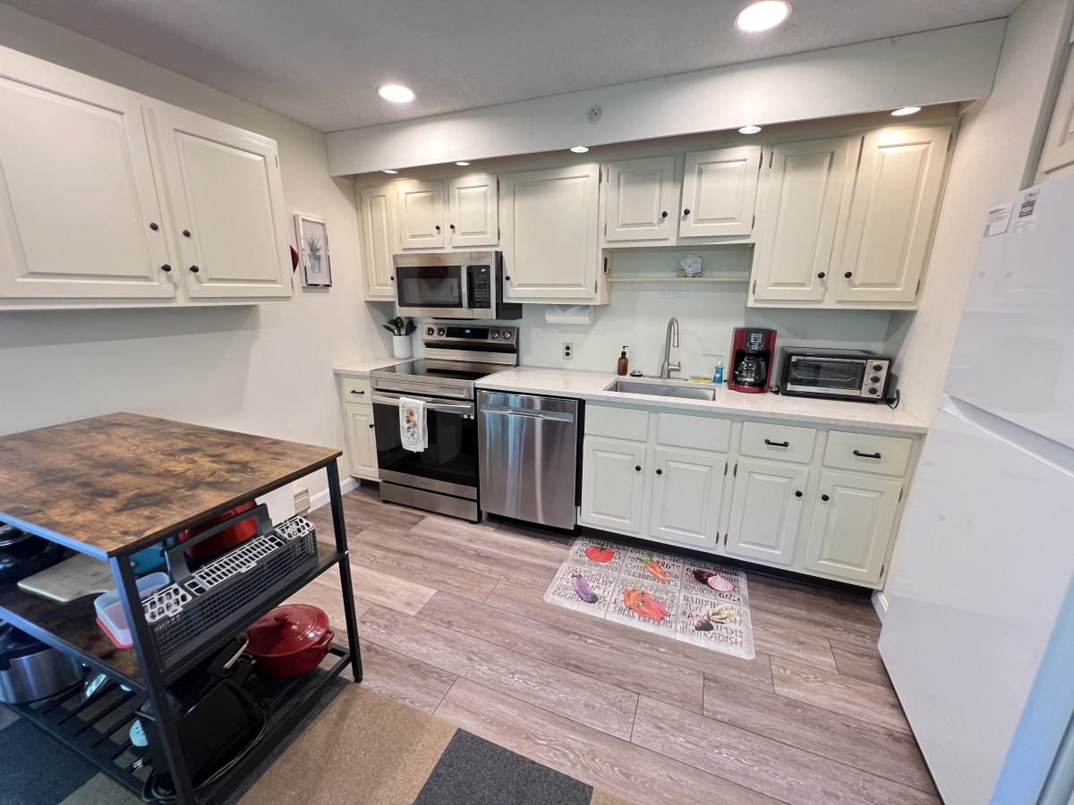 Cozy Bromley Retreat