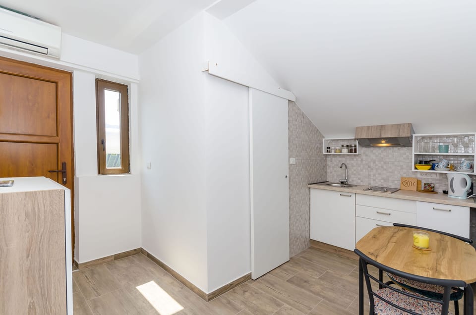 Apartments Lada - Unit 376134-13 - Croatia