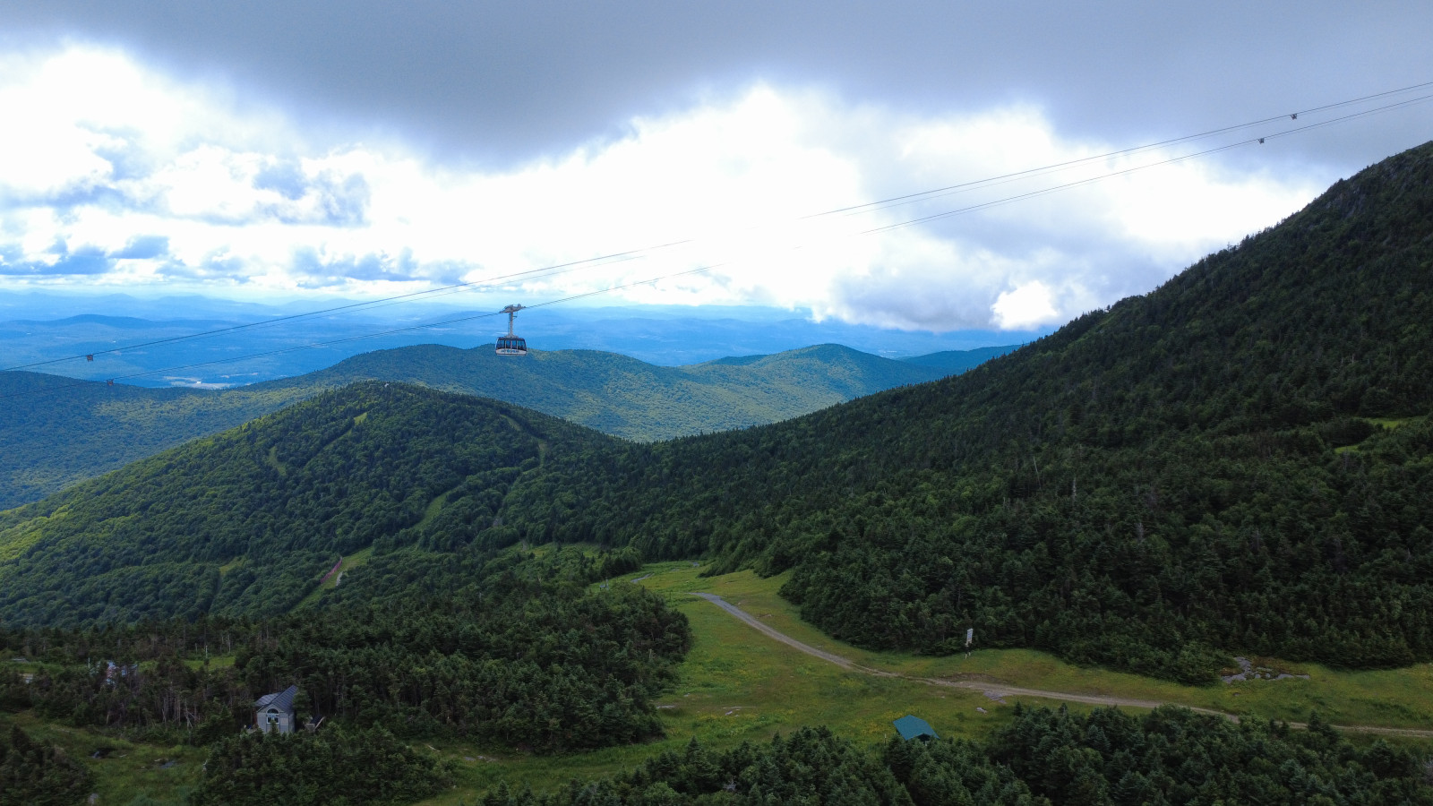 A hiker's paradise in the off-season - hike to the top or ride the Aerial Tram to the top A hiker's paradise in the off-season - hike to the top or ride the Aerial Tram to the top - Jay Peak, VT - Newly Renovated Ski-In/Out by Waterpark - Jay