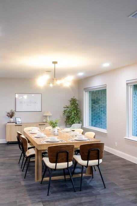 Modern & Serene | King Beds~Fast Wi-Fi~Gazebo~RO