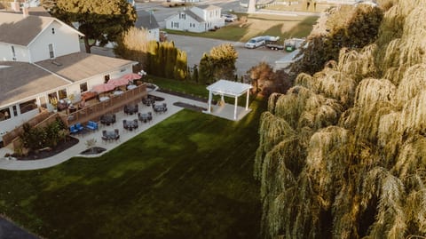 Event Rental 10BR/10BA Sleeps 30 B&B Near The Lake