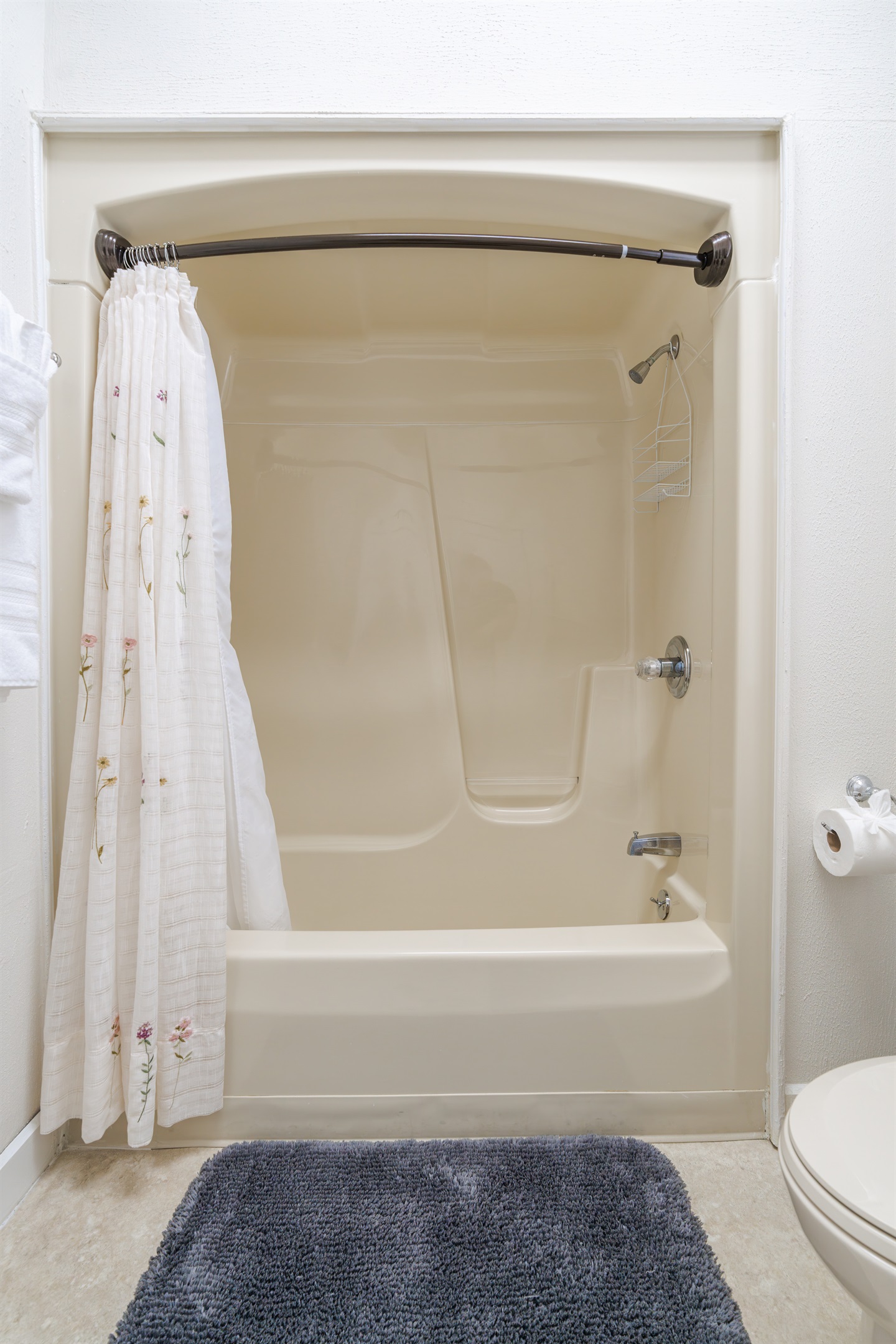 Birdsong Bliss Retreat Room #8 - Lakeside Marblehead Birdsong Bliss Retreat Room #8 - Lakeside Marblehead