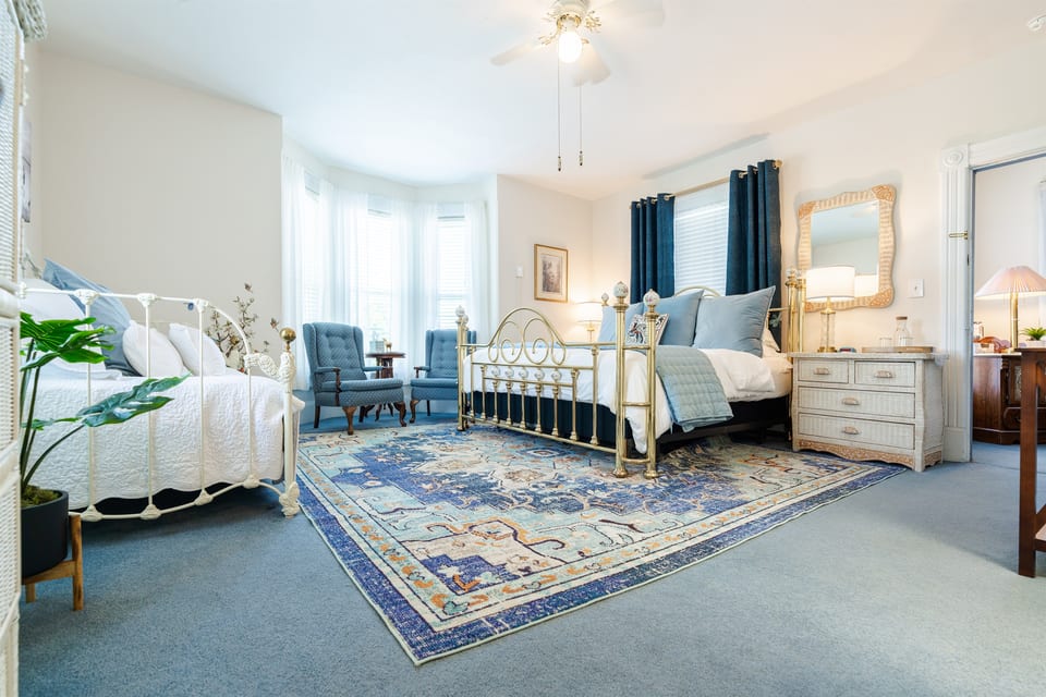 The Nest Nook — Room #1 - Lakeside Marblehead