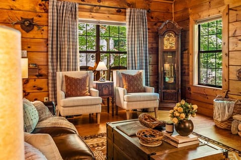 Clean+Quiet w/HotTub Cades Cove