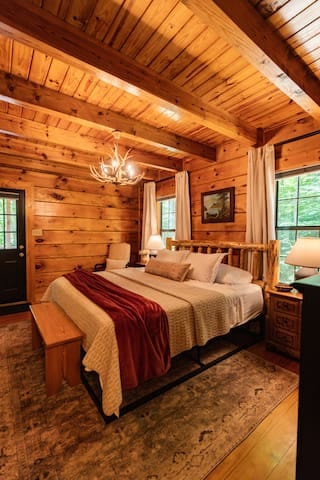 Clean+Quiet w/HotTub Cades Cove