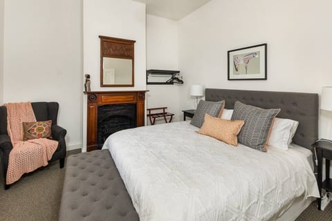 Bedroom 2 - King-sized bed