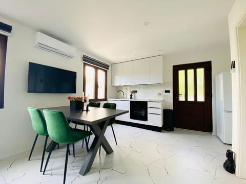 Apartment Daria - Unit 376139-13