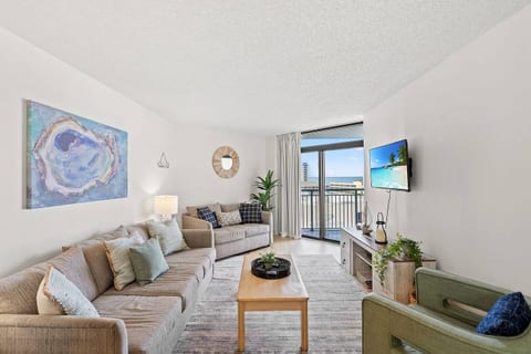 NEW Owners! Remodeled-3 BR-Oceanview with pools