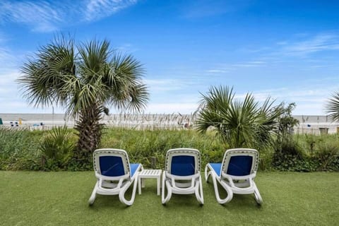 NEW Owners! Remodeled-3 BR-Oceanview with pools