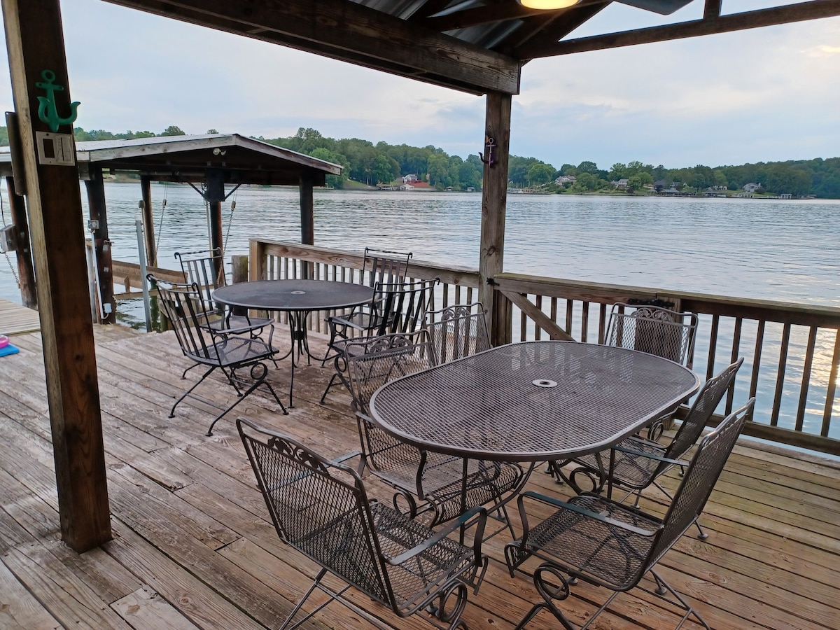 Lakefront sunsets~large dock~Kayaks&SUP~Game Room - Moneta Lakefront sunsets~large dock~Kayaks&SUP~Game Room - Moneta