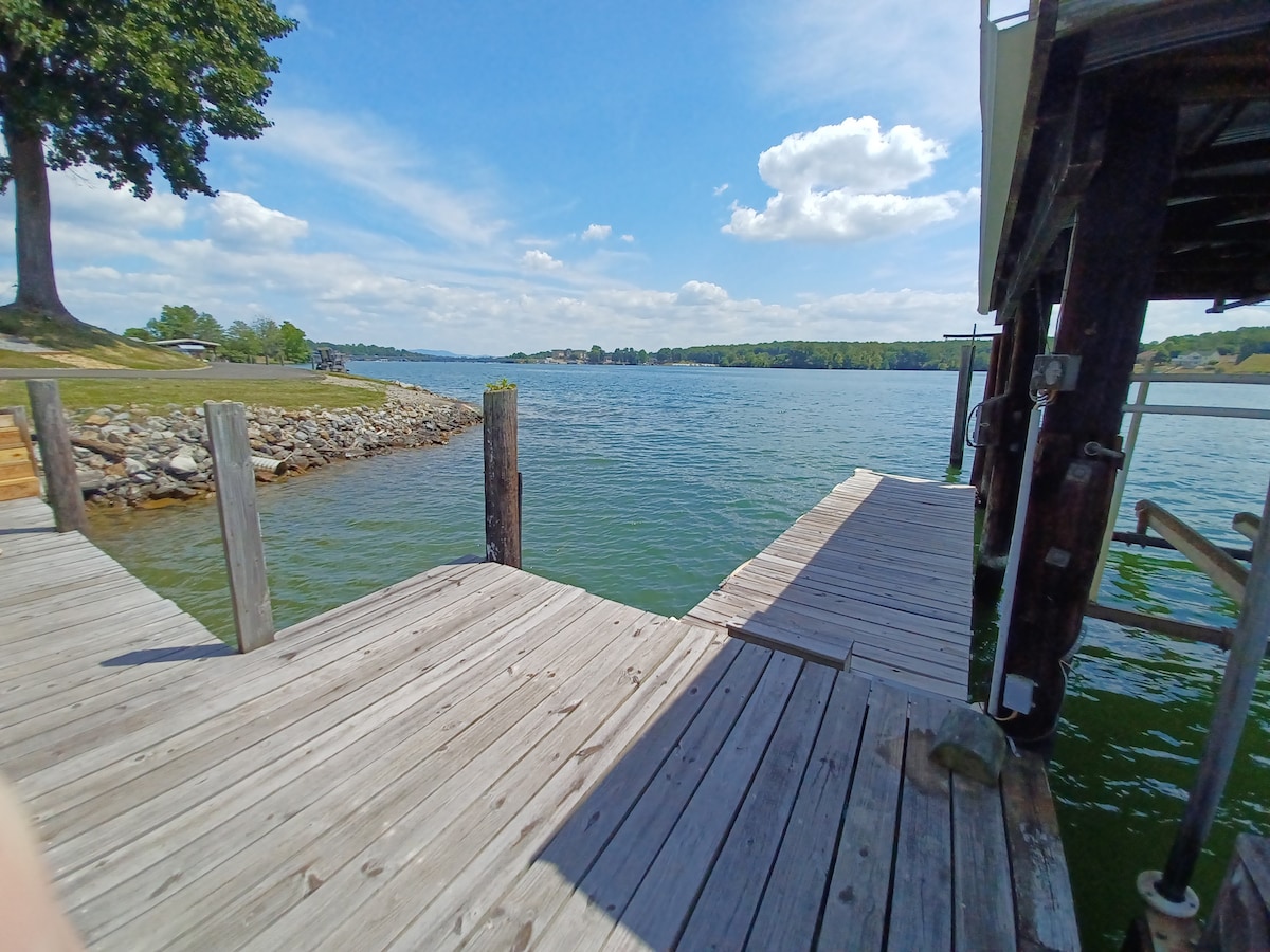 Lakefront sunsets~large dock~Kayaks&SUP~Game Room 