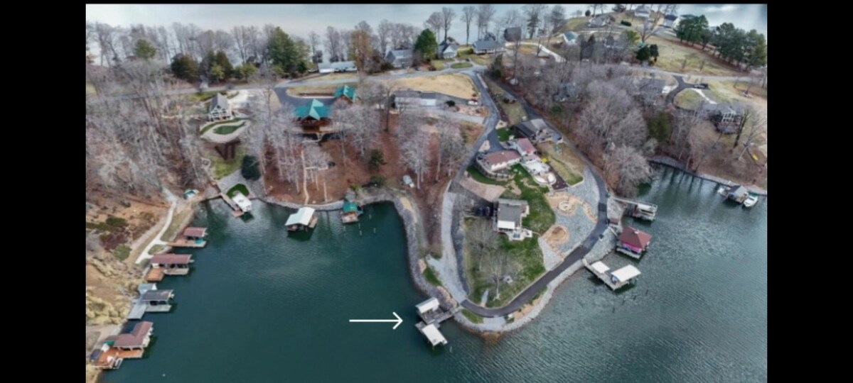 Lakefront sunsets~large dock~Kayaks&SUP~Game Room - Moneta Lakefront sunsets~large dock~Kayaks&SUP~Game Room - Moneta