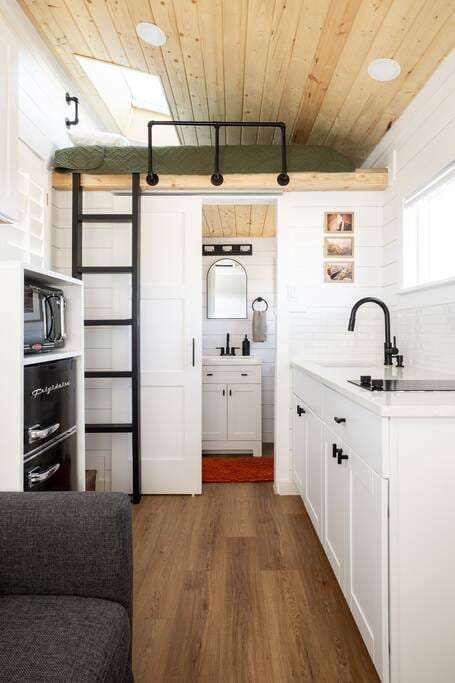 Stargazer Tiny House - Near Zion - Pool/Pickleball
