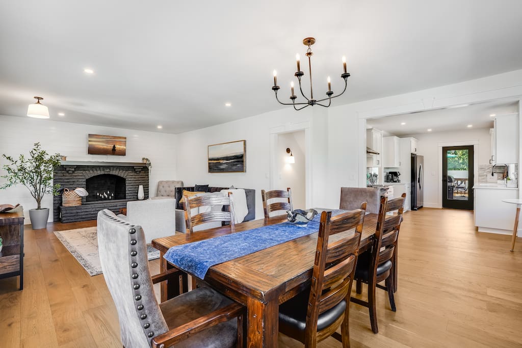 Entertainment Haven / Pool Table