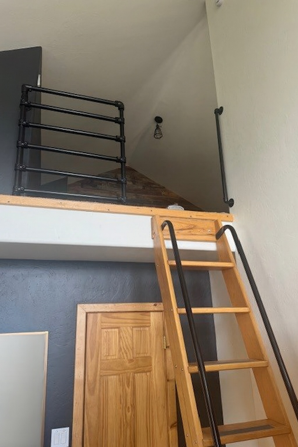 Pines & Peaks Mountain Retreat - Photo 22