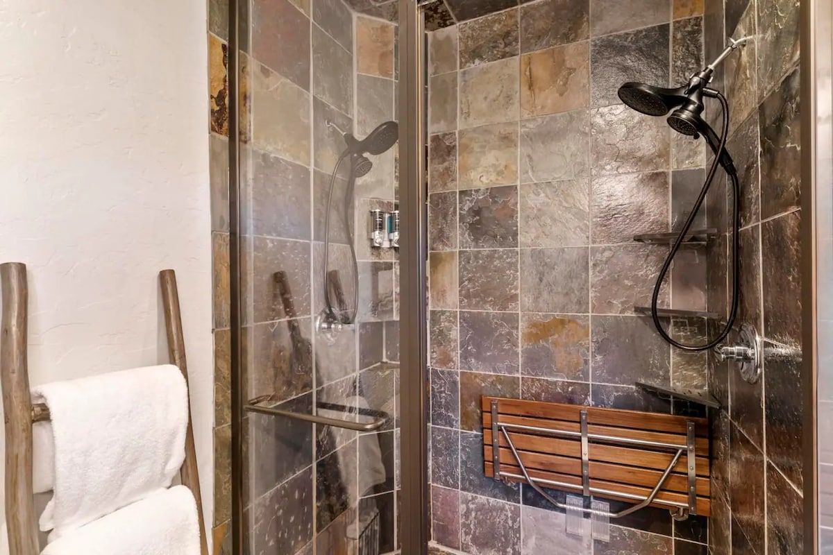 Downstairs Bathroom
