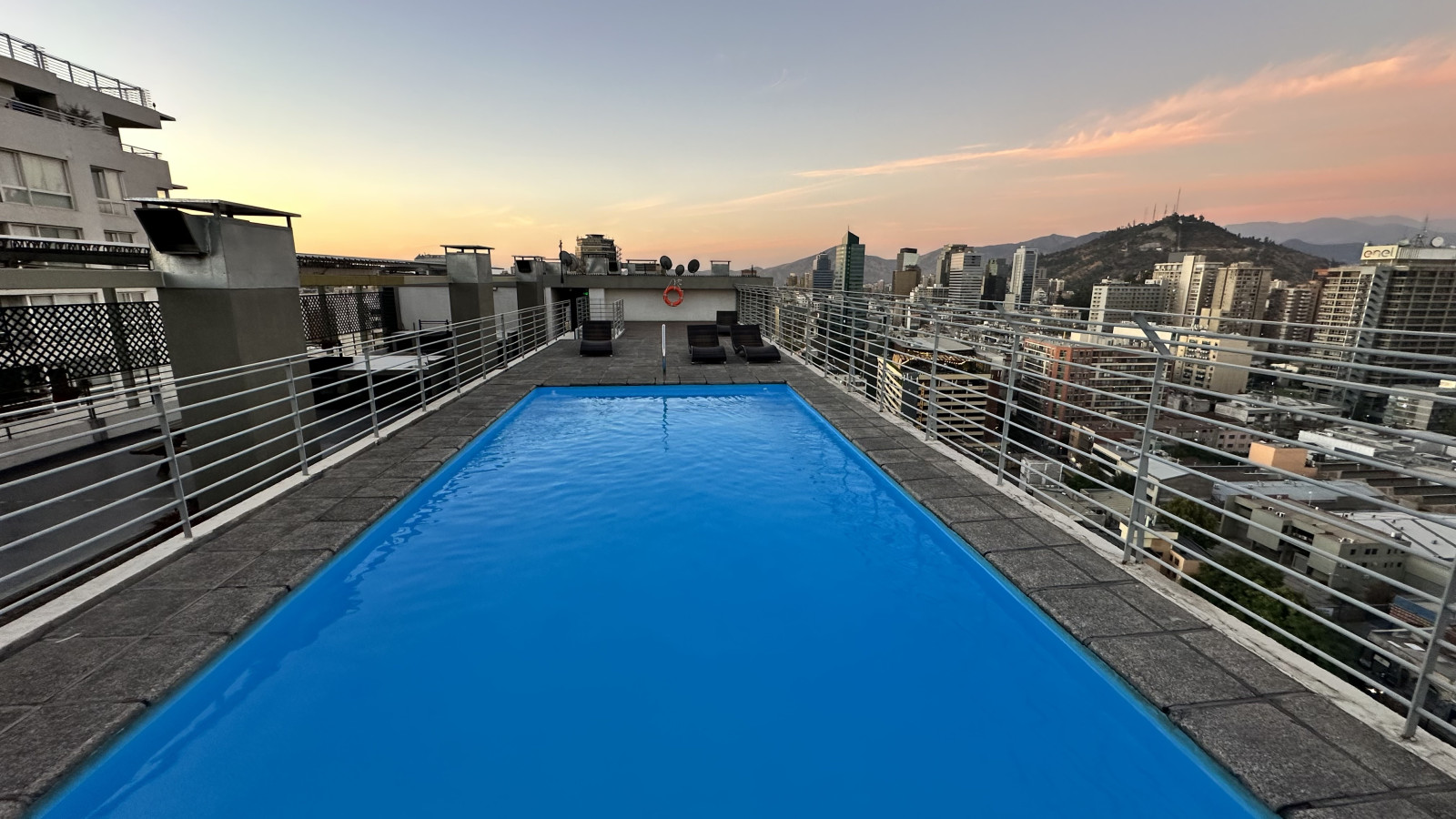 urban-loft-panoramic-or-ac-laundry-pool-wifi/