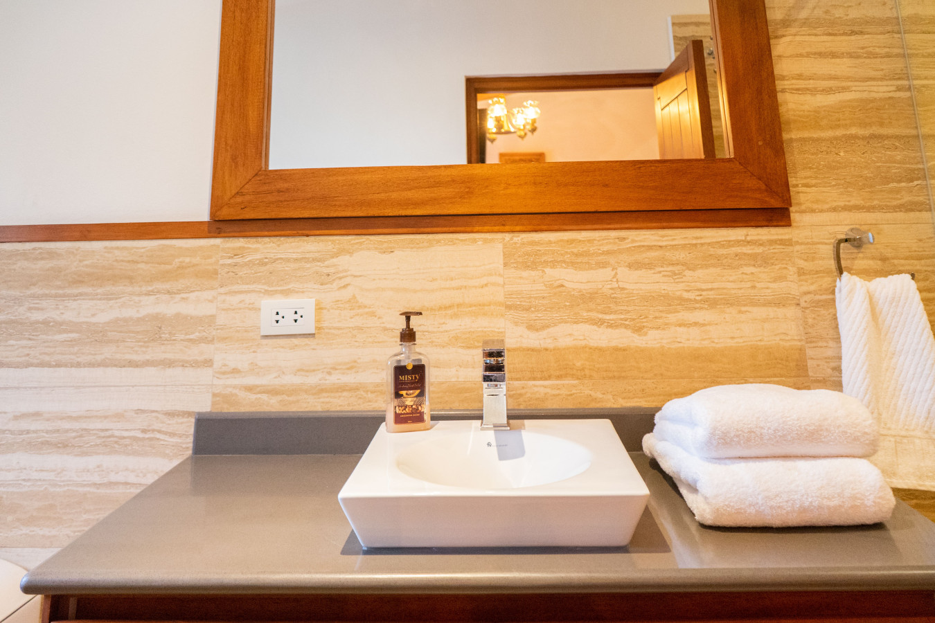 Luxury Casa Guayllabamba - BBQ Jacuzzi Gym Piscina - Quito