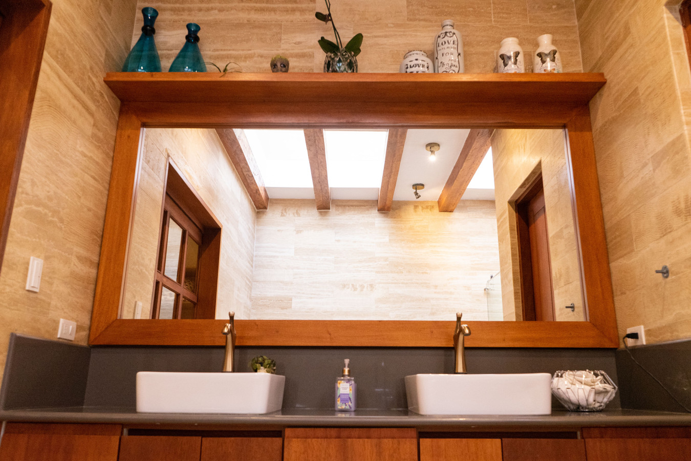 Luxury Casa Guayllabamba - BBQ Jacuzzi Gym Piscina - Quito