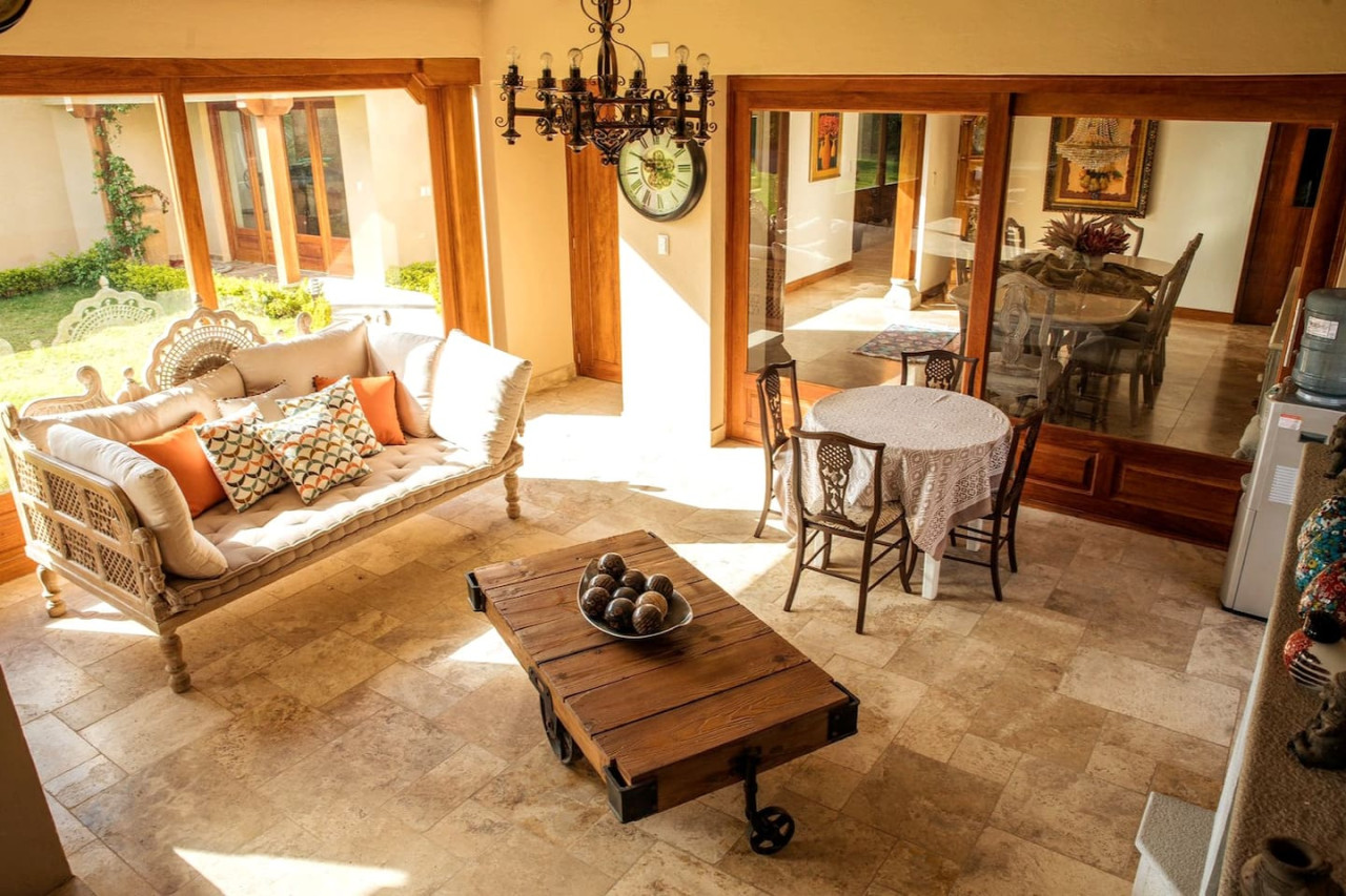 Luxury Casa Guayllabamba - BBQ Jacuzzi Gym Piscina - Quito