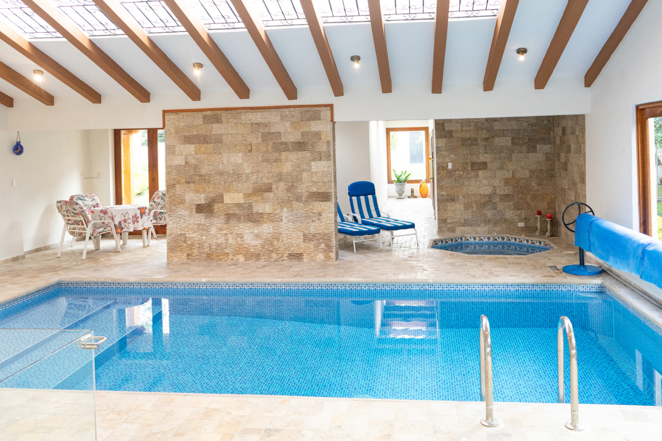 Luxury Casa Guayllabamba - BBQ Jacuzzi Gym Piscina - Quito