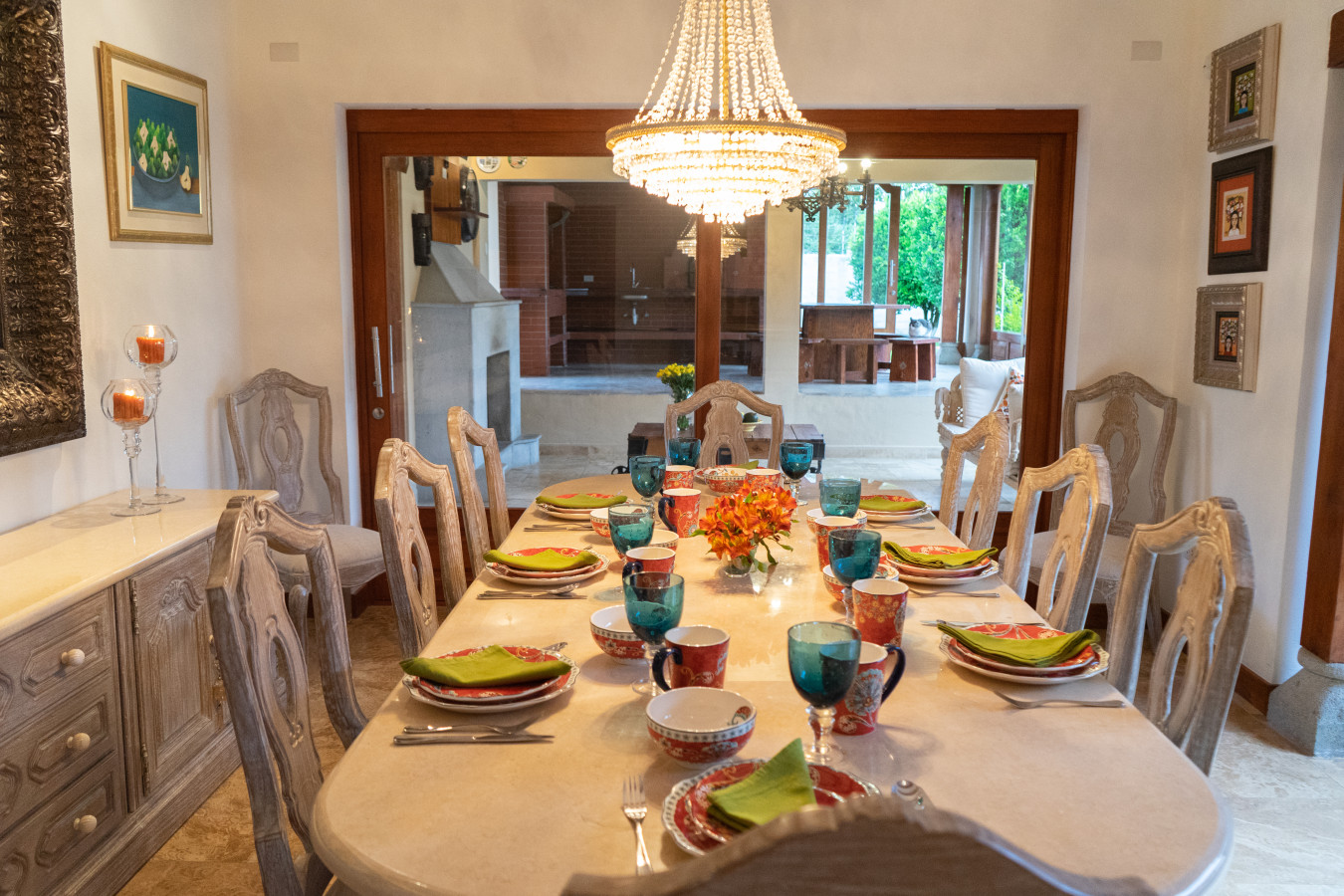 luxury-casa-guayllabamba-bbq-jacuzzi-gym-piscina/