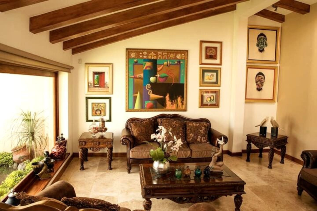 luxury-casa-guayllabamba-bbq-jacuzzi-gym-piscina/